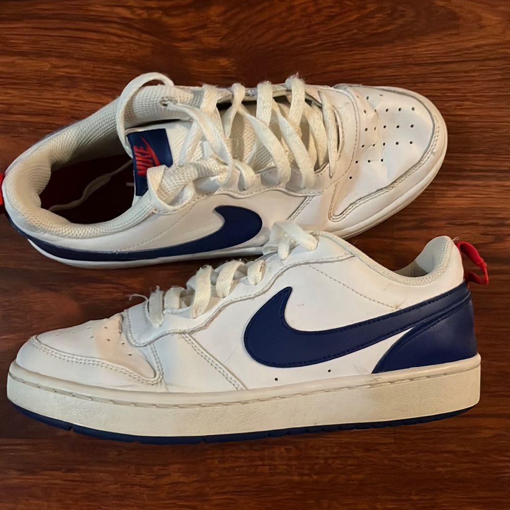 7Y Nike court low
